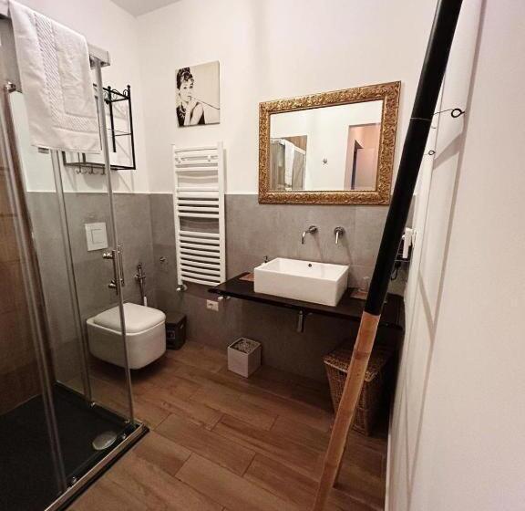 Номер Стандарт Вид на Сад, Varenna Guest House 2