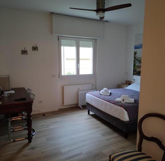 Номер Deluxe Кровать Кинг, Varenna Guest House 2