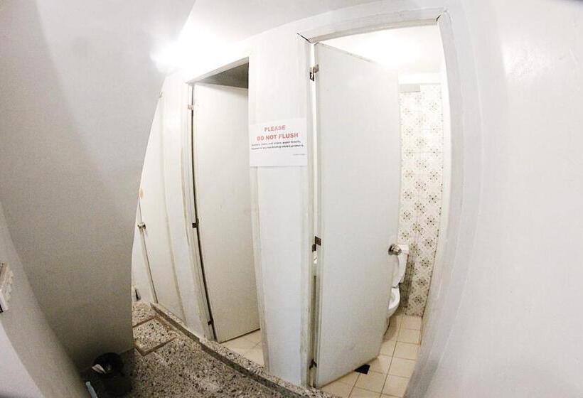 חדר סטנדרד יחיד חדר אמבטיה משותף, Dickem S Transient House