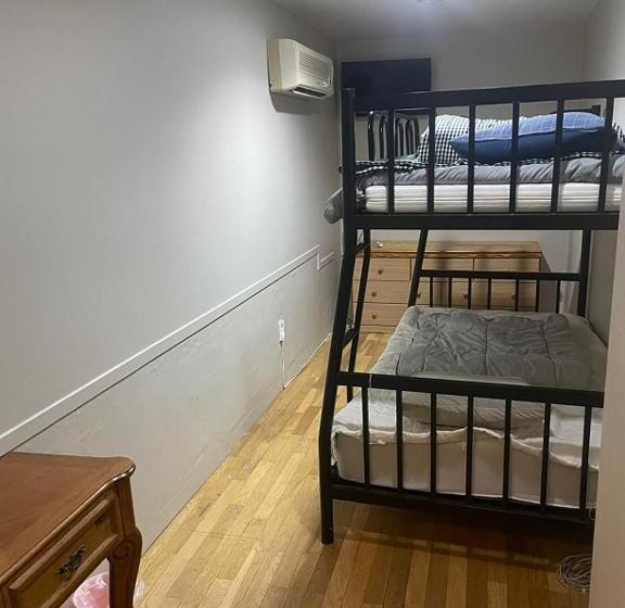 מיטה בחדר משותף, Halla Guest House