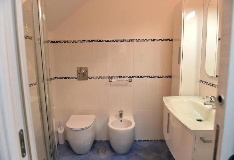 اتاق استاندارد چهارنفره با بالکن, B&b Gerry  S Home Amalfi Coast