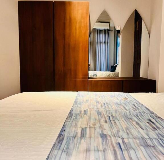 חדר סטנדרט, The Kheak