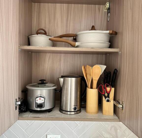 带2个卧室的公寓, Bright & Breezy 2 Br Unit With Balcony