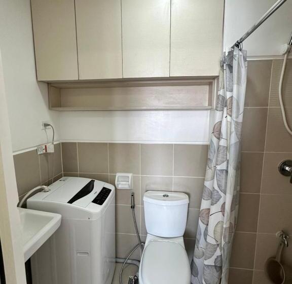 带2个卧室的公寓, Bright & Breezy 2 Br Unit With Balcony