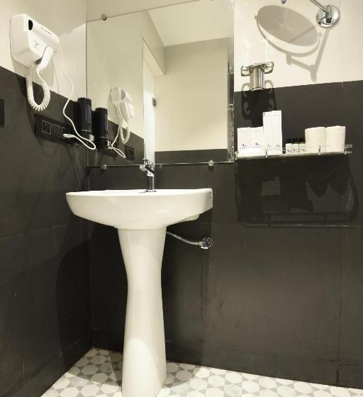 اتاق پریمیوم چهارنفره, Eutopia Beach Resort Boutique Resort With Pool By Rio Hotels India