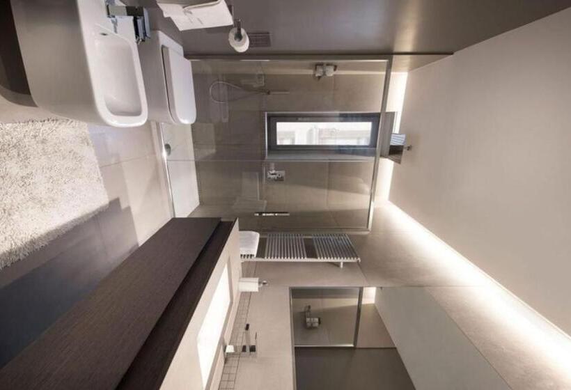 اتاق خانوادگی, Hospedaje Leogabo