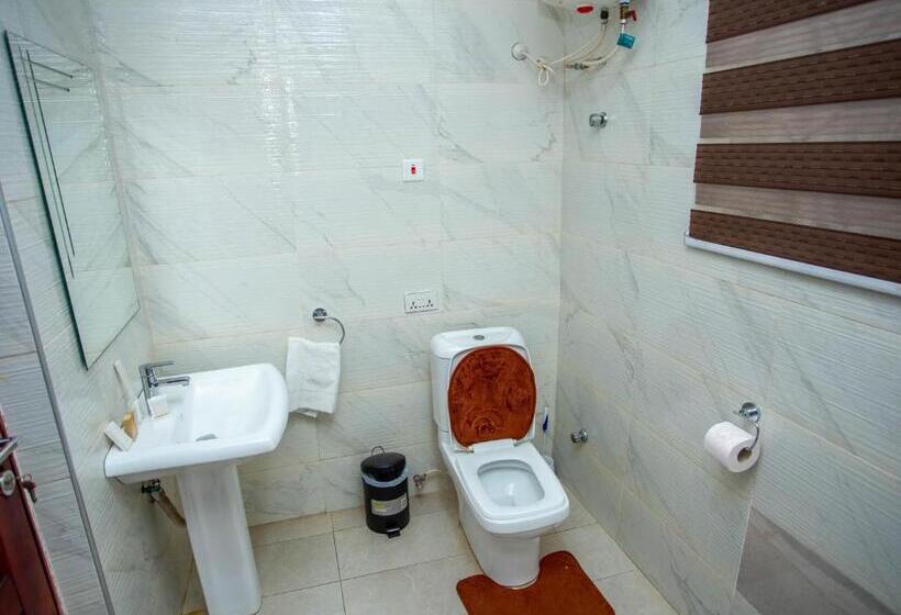 اتاق استاندارد یک نفره, Royal N