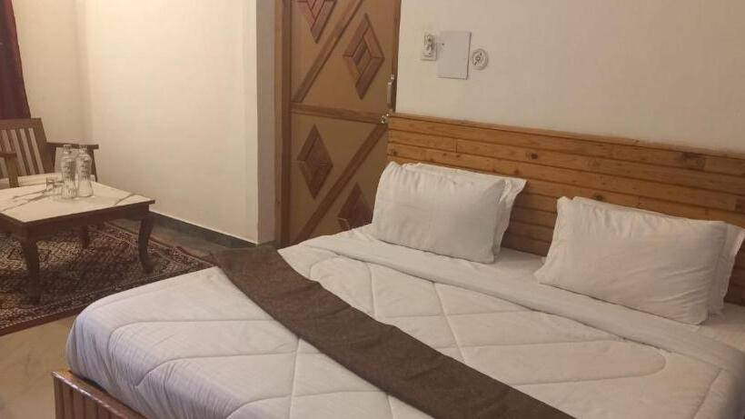 חדר סופריור, The Farmerian Resort