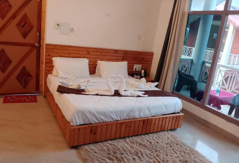 סטודיו סטנדרט עם מרפסת, The Farmerian Resort