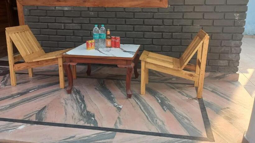 סטודיו סופריור, The Farmerian Resort