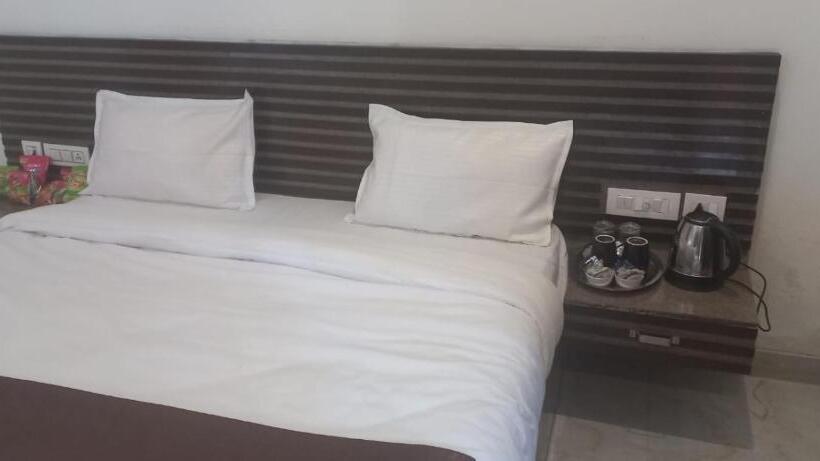 חדר סופריור, The Farmerian Resort