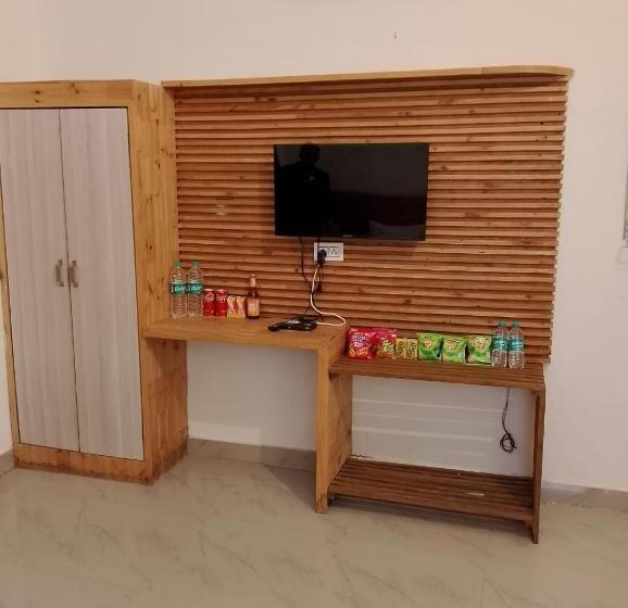 סוויטה משפחתית, The Farmerian Resort