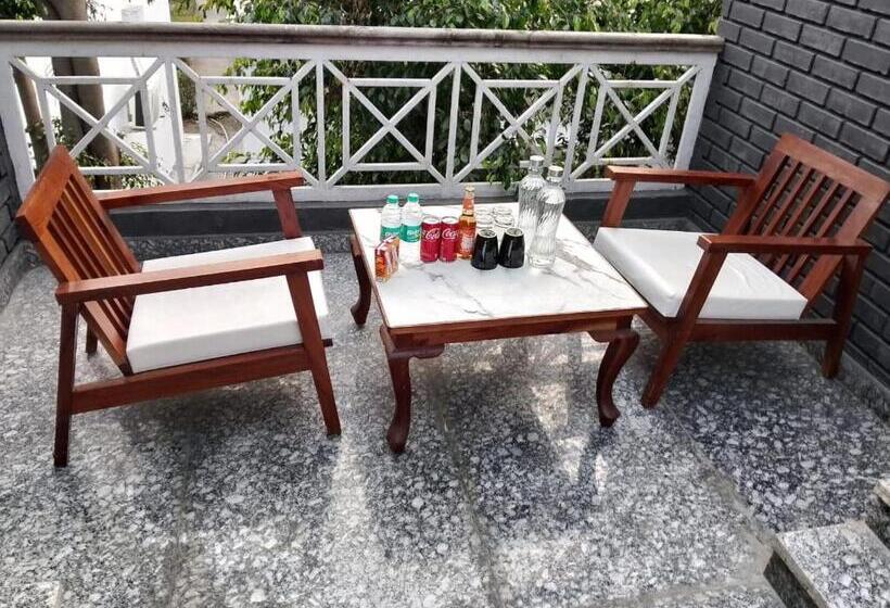 패밀리 스위트, The Farmerian Resort