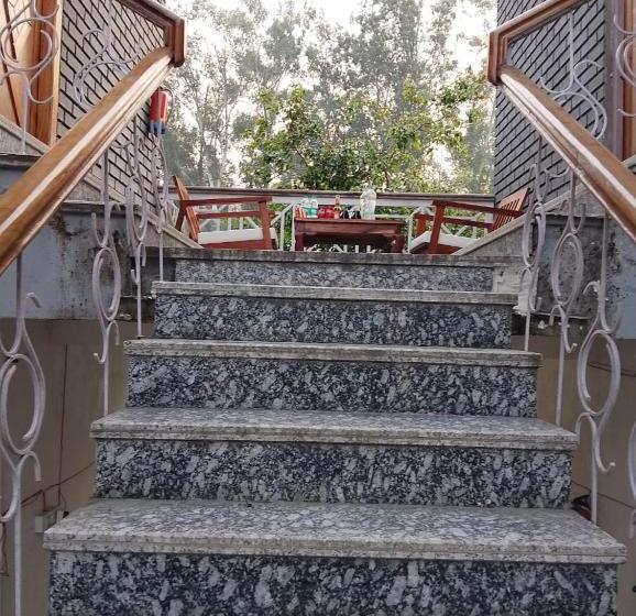 סטודיו סטנדרט עם מרפסת, The Farmerian Resort