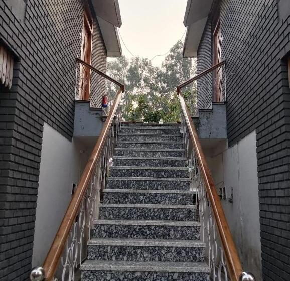 סטודיו סטנדרט עם מרפסת, The Farmerian Resort