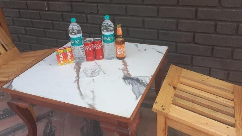 סטודיו סופריור, The Farmerian Resort