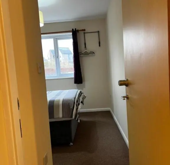 Standard-huone, Crownford Guesthouse   Close To Hanley Centre And University