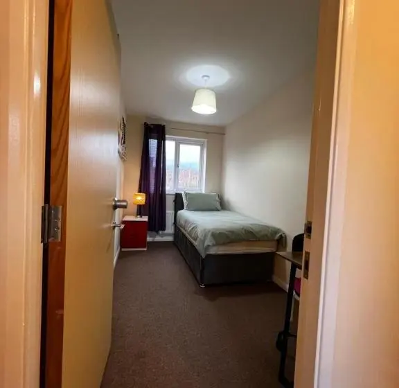 Standard Yhden Hengen Huone, Crownford Guesthouse   Close To Hanley Centre And University