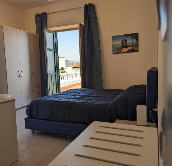 استودیوی استاندارد با چشم‌انداز دریا, Villa Carosino