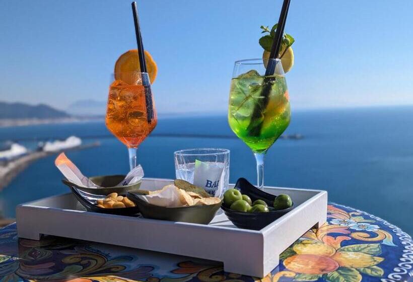 海の見えるスタンダードスタジオ, Villa Carosino