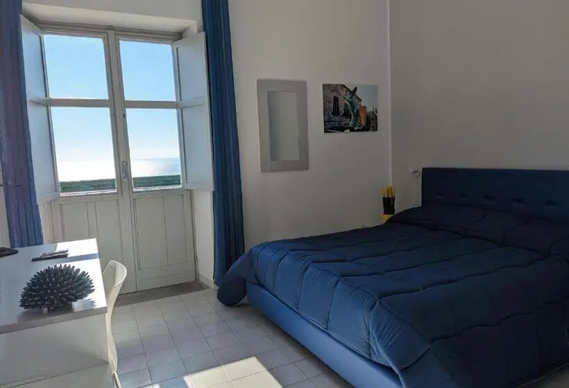 اتاق استاندارد با چشم‌انداز دریا, Villa Carosino