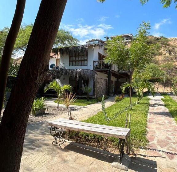 Quarto Quadruple Standart Vista Jardim, Casa Canoa