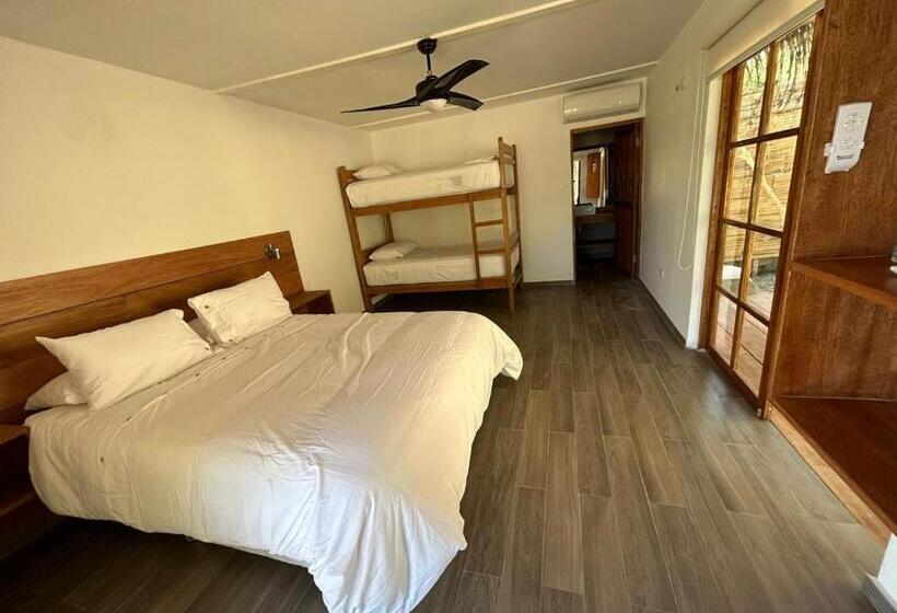 Quarto Quadruple Standart Vista Jardim, Casa Canoa
