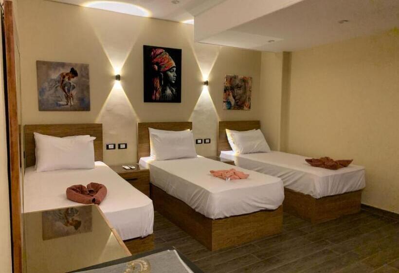 اتاق استاندارد سه نفره, Heaven Hostel