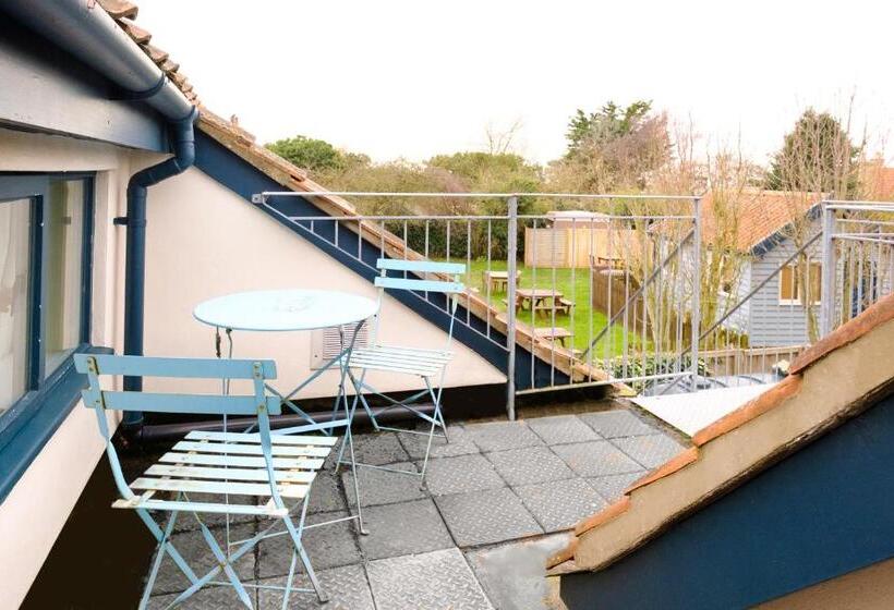 ファミリールーム, The Bell Inn