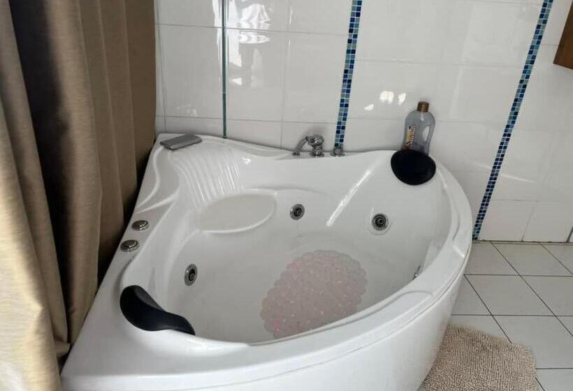 חדר סטנדרט, Tr Guest House