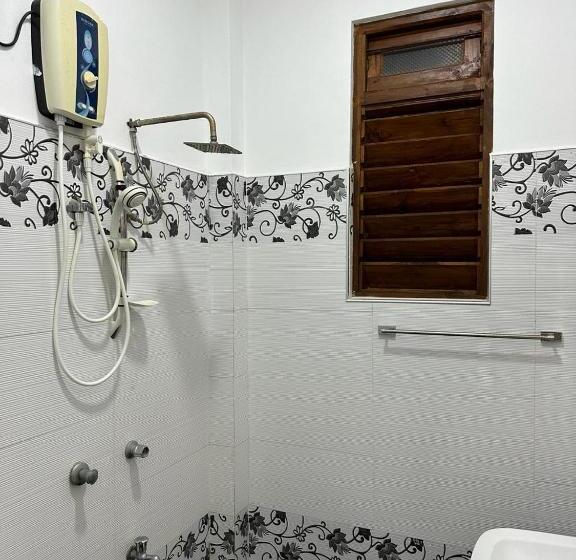 豪华房间, Trinco Waves