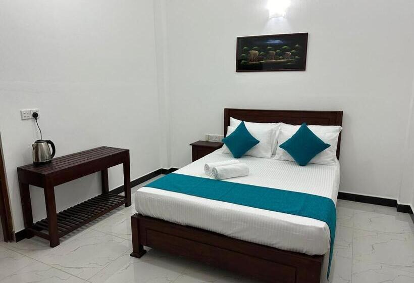 标准间, Trinco Waves