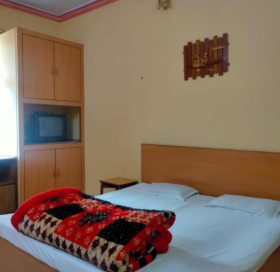 Номер Стандарт с Террасой, Yatri Niwas Kidwainagar