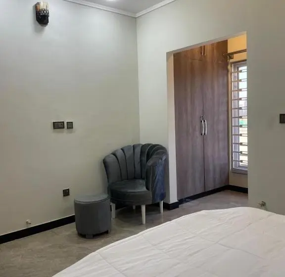 اتاق لوکس, Bahria Holliday Home 2