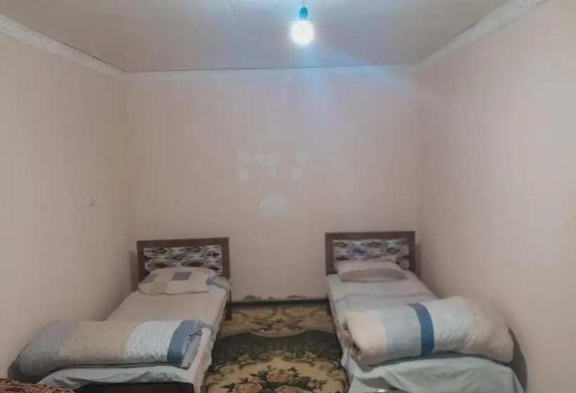 バス共有のスタンダードルーム, Shiringul Guesthouse In Nuratau Mountain