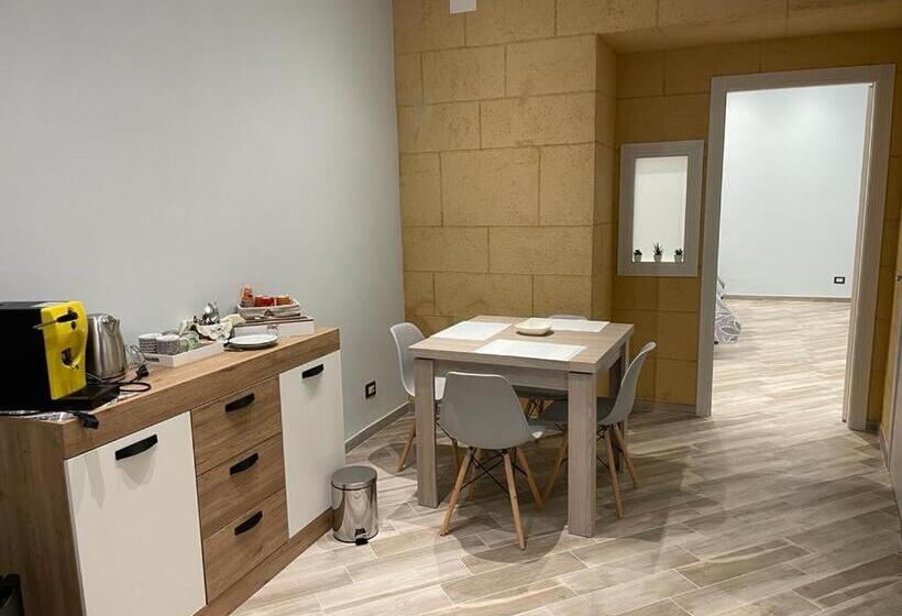 اتاق استاندارد سه نفره, Sikelia Luxurys