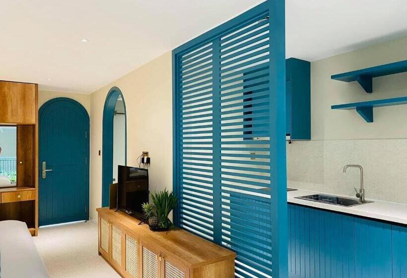 Deluxe Room King Size Bed, Solmare Hotel & Shampoo Spa