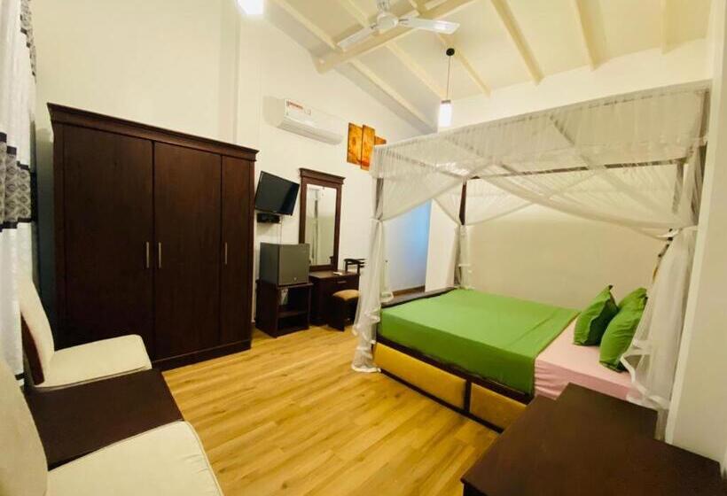 스탠다드 발코니 룸, Tharumini Villa