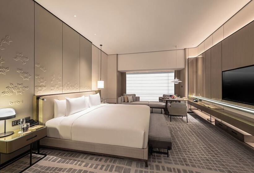 חדר דלוקס, Narcissus The Royal