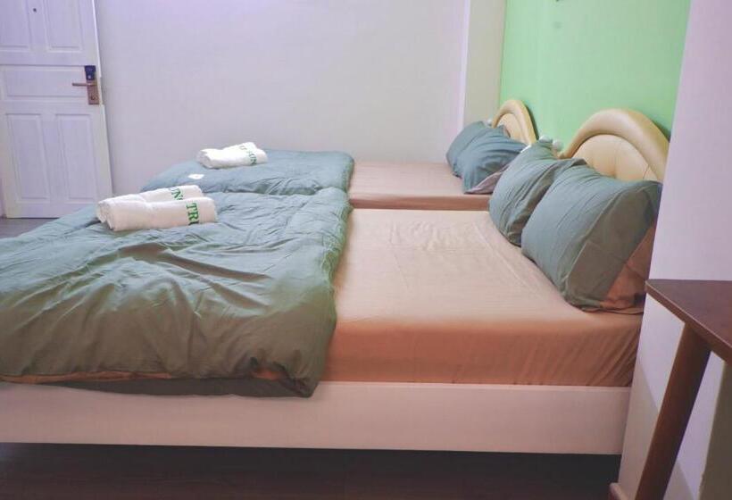 اتاق استاندارد چهار تخته, Trung đức