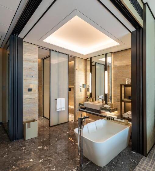 חדר דלוקס, Narcissus The Royal