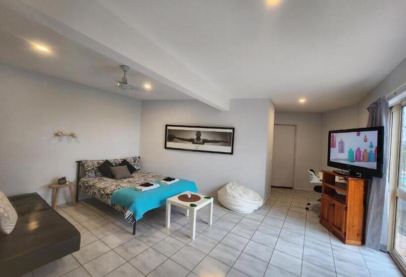 スイート(家族用), Self Contained Guesthouse For 7ppl, W Pool