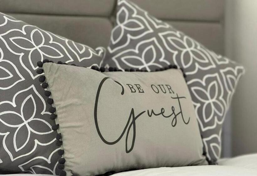 غرفة قياسية, W Apart