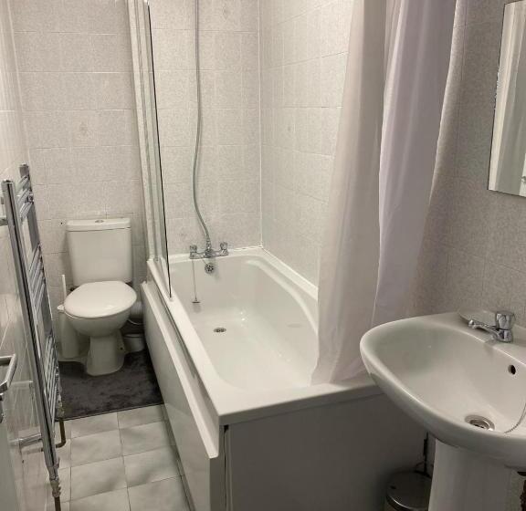 شقة غرفة واحدة, W Apart