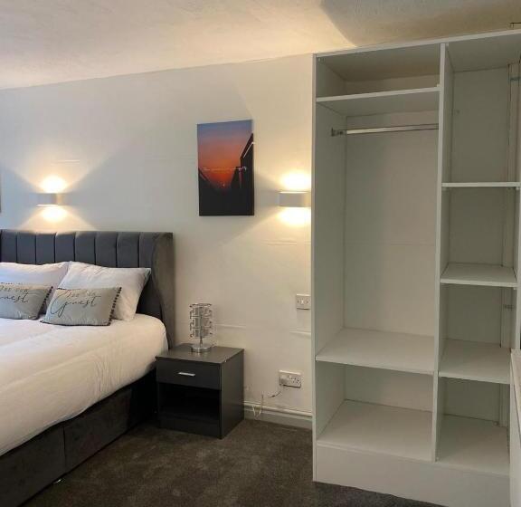 شقة غرفة واحدة, W Apart