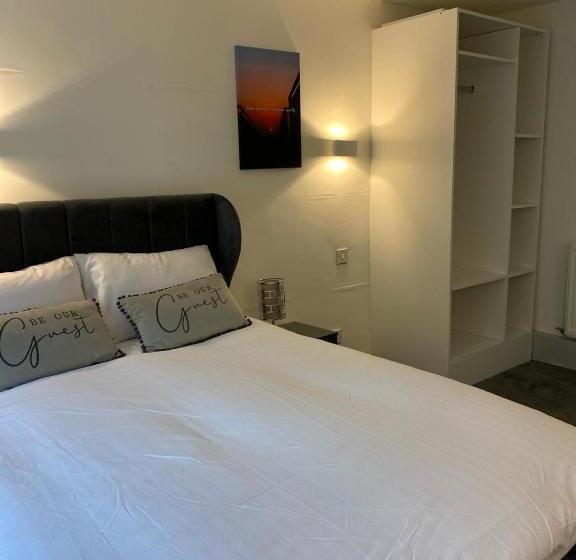 شقة غرفة واحدة, W Apart