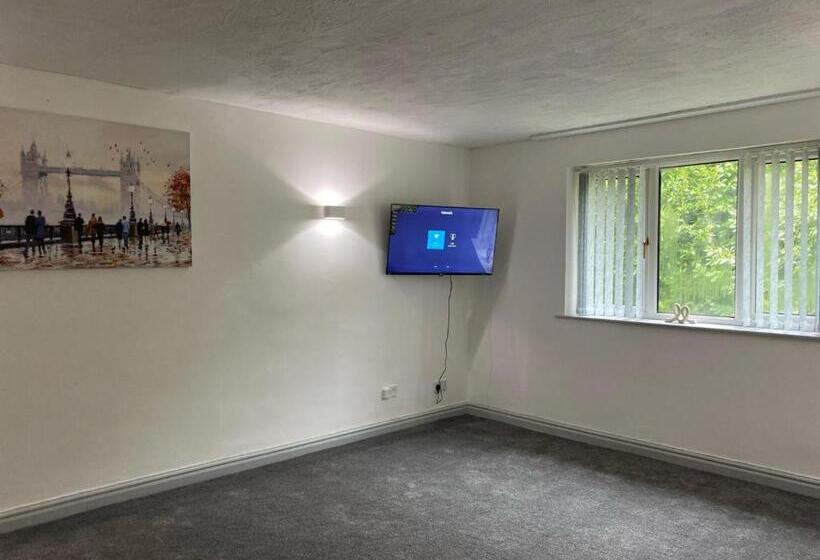 شقة غرفة واحدة, W Apart