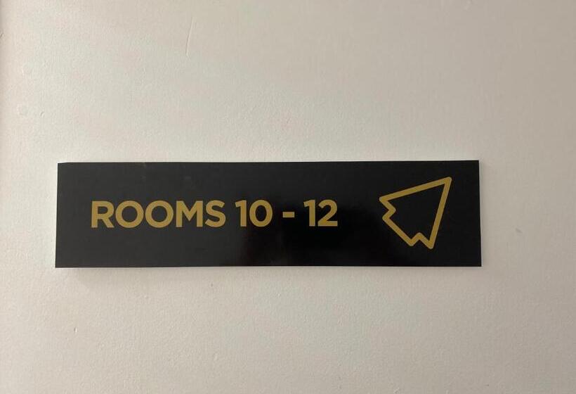 غرفة عائلية, W Apart