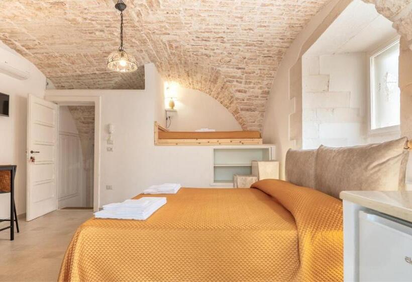 اتاق لوکس, La Pietra Del Duca