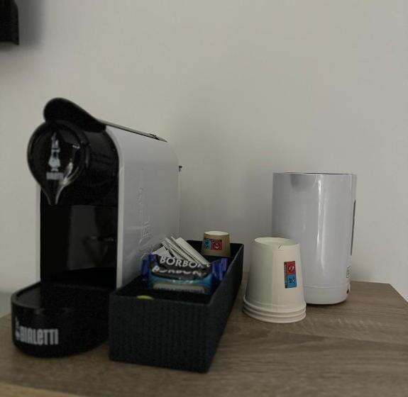 اتاق لوکس با بالکن, Le Suite Piazza Nuova